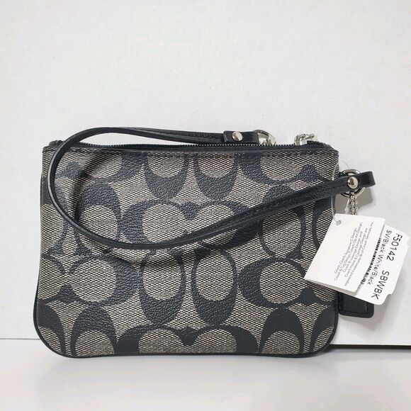 Coach Signature Peyton Wristlet Clutch Pouch Purse NWT Black Gray - Picture 2 of 7